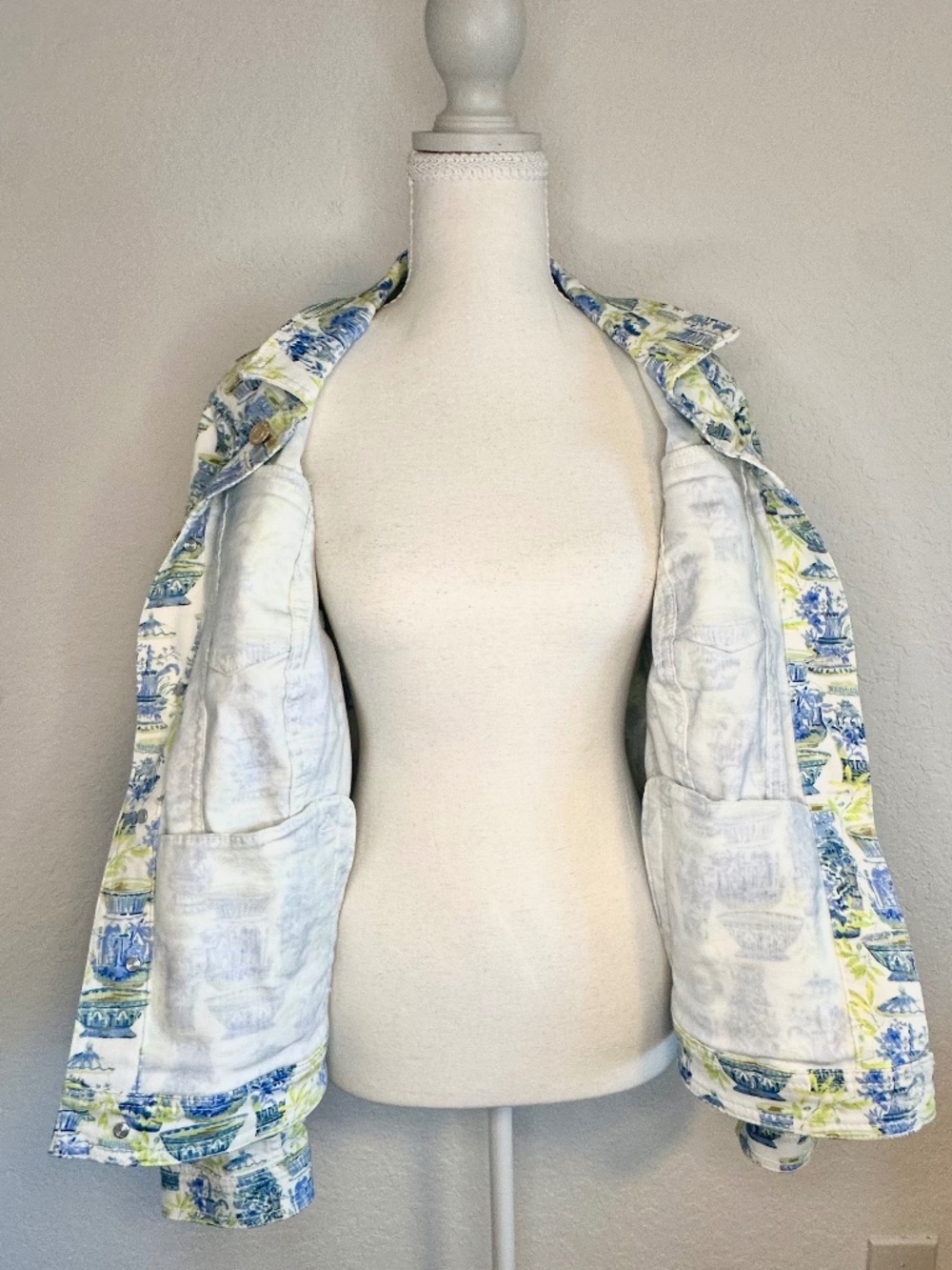Talbots Floral Watercolor Print Jean Jacket, Size L - Picture 9 of 13